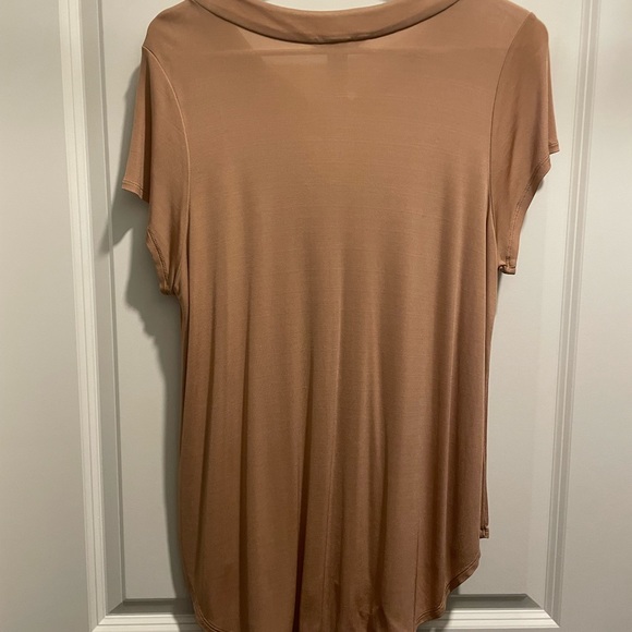 H&M Women’s Top. Tan. Size Large. - Picture 2 of 3
